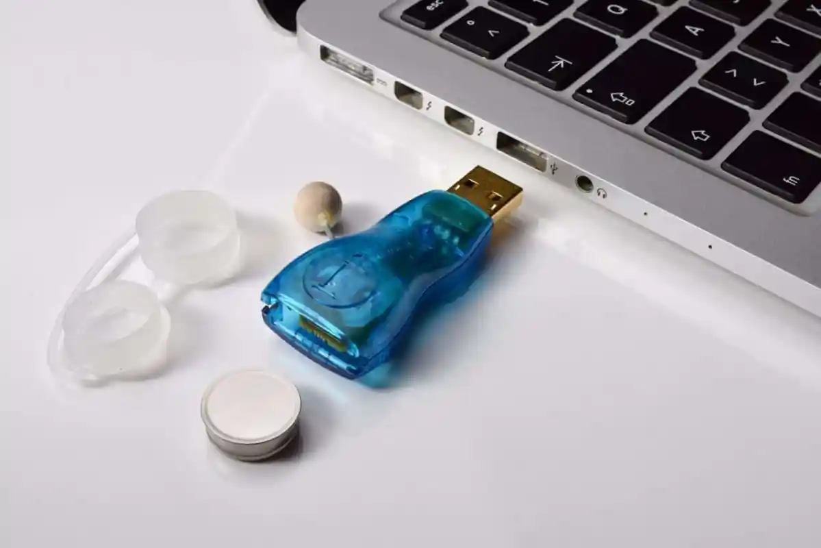 Bild des USB Lesegeräts für den iButton